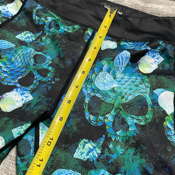 Women’s Medium CVG Constantly Varied Gear Mermaid Skull Leggings Excellent Cond - Picture 6 of 11
